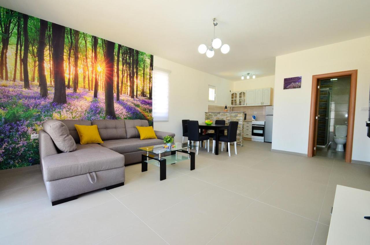 Four Seasons Apartment